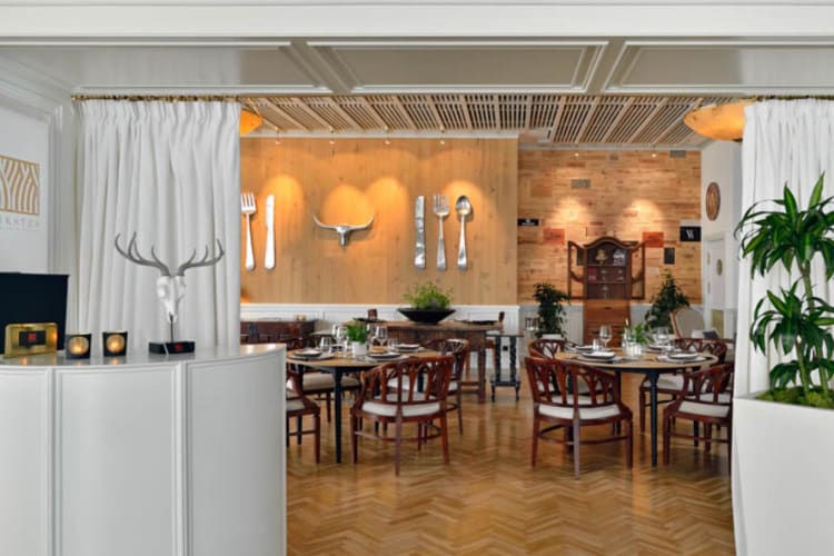 Ikatza Restaurant interior